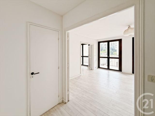 Appartement F2 à louer - 2 pièces - 46.36 m2 - LE KREMLIN BICETRE - 94 - ILE-DE-FRANCE - Century 21 K.B. Immobilier