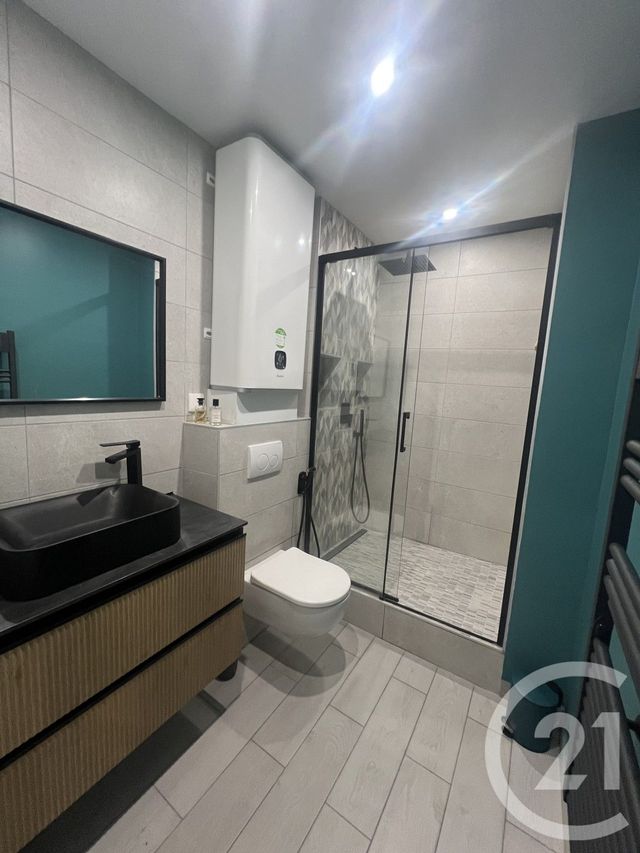 Appartement à louer - 3 pièces - 87.65 m2 - PARIS - 75011 - ILE-DE-FRANCE - Century 21 K.B. Immobilier