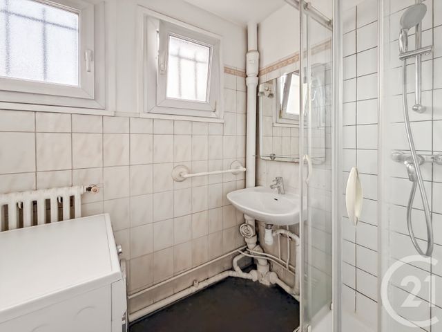 Appartement F3 à louer - 3 pièces - 56.0 m2 - VILLEJUIF - 94 - ILE-DE-FRANCE - Century 21 K.B. Immobilier