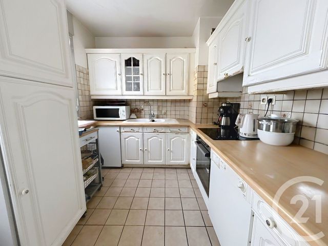 Appartement F3 à vendre - 3 pièces - 67.14 m2 - LE KREMLIN BICETRE - 94 - ILE-DE-FRANCE - Century 21 K.B. Immobilier