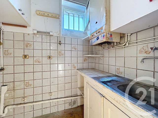 Appartement F2 à vendre - 2 pièces - 29.6 m2 - LE KREMLIN BICETRE - 94 - ILE-DE-FRANCE - Century 21 K.B. Immobilier