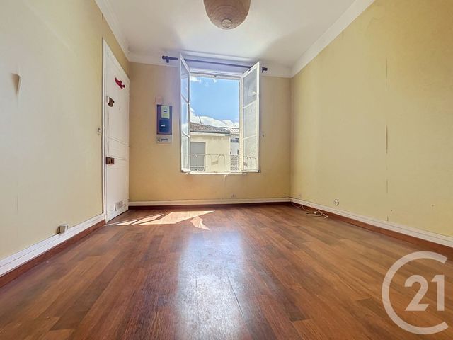 Appartement F2 à vendre - 2 pièces - 29.6 m2 - LE KREMLIN BICETRE - 94 - ILE-DE-FRANCE - Century 21 K.B. Immobilier