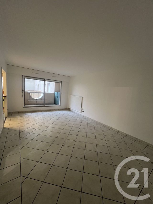 Appartement T2 à louer - 2 pièces - 54.8 m2 - CACHAN - 94 - ILE-DE-FRANCE - Century 21 K.B. Immobilier
