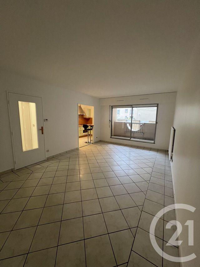 Appartement T2 à louer - 2 pièces - 54.8 m2 - CACHAN - 94 - ILE-DE-FRANCE - Century 21 K.B. Immobilier