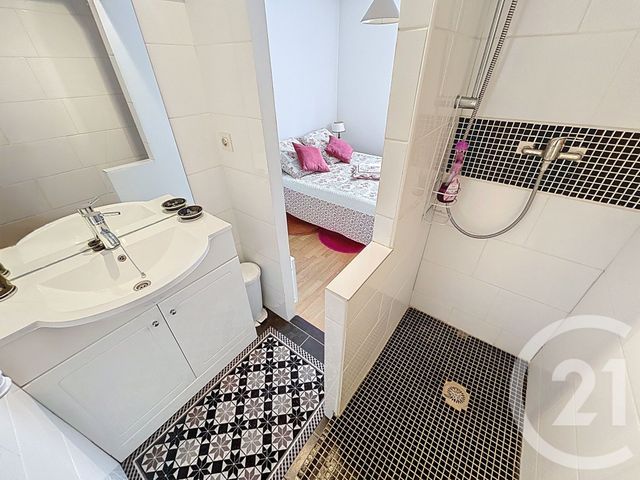 Appartement F2 à vendre - 2 pièces - 38.69 m2 - LE KREMLIN BICETRE - 94 - ILE-DE-FRANCE - Century 21 K.B. Immobilier