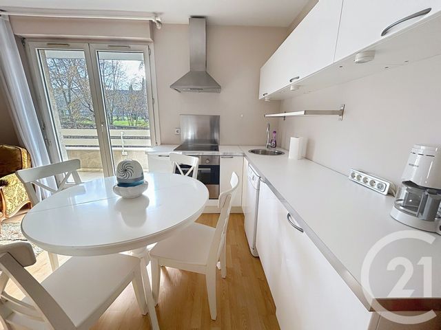 Appartement F2 à vendre - 2 pièces - 38.69 m2 - LE KREMLIN BICETRE - 94 - ILE-DE-FRANCE - Century 21 K.B. Immobilier