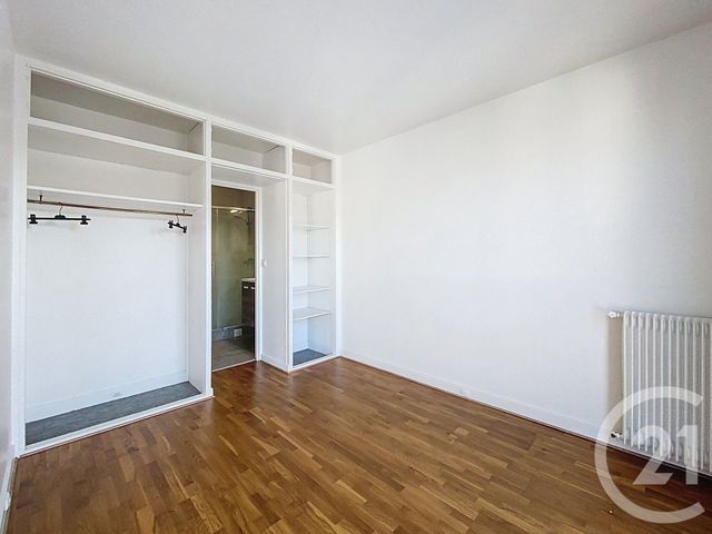 Appartement F2 à vendre - 2 pièces - 41.8 m2 - LE KREMLIN BICETRE - 94 - ILE-DE-FRANCE - Century 21 K.B. Immobilier