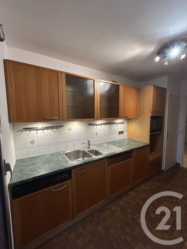 Appartement F3 à louer - 3 pièces - 65.0 m2 - LE KREMLIN BICETRE - 94 - ILE-DE-FRANCE - Century 21 K.B. Immobilier
