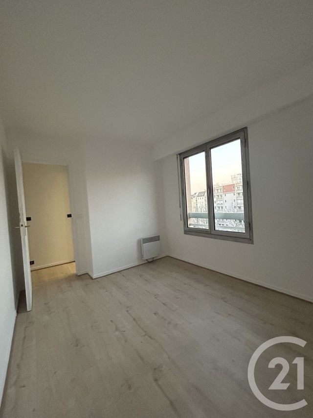 Appartement F3 à louer - 3 pièces - 65.0 m2 - LE KREMLIN BICETRE - 94 - ILE-DE-FRANCE - Century 21 K.B. Immobilier