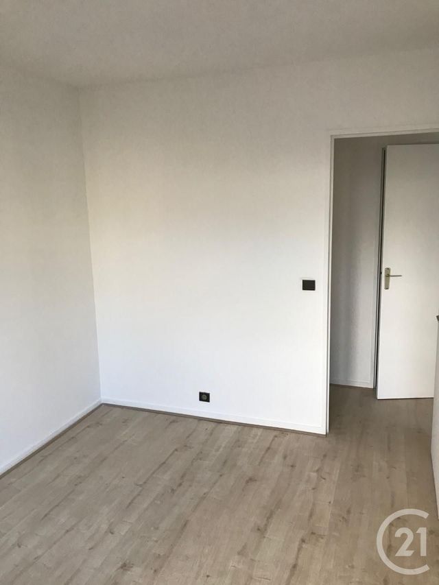 Appartement F3 à louer - 3 pièces - 65.0 m2 - LE KREMLIN BICETRE - 94 - ILE-DE-FRANCE - Century 21 K.B. Immobilier