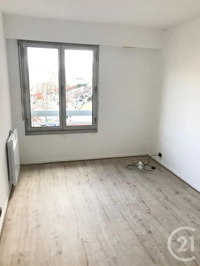 Appartement F3 à louer - 3 pièces - 65.0 m2 - LE KREMLIN BICETRE - 94 - ILE-DE-FRANCE - Century 21 K.B. Immobilier