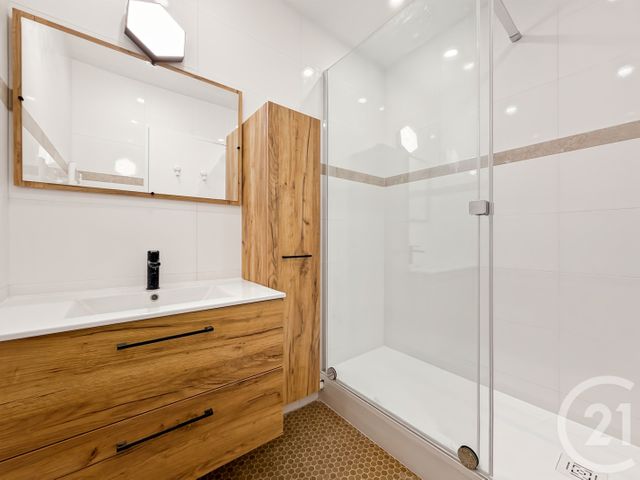 Appartement F3 à louer - 3 pièces - 70.0 m2 - IVRY SUR SEINE - 94 - ILE-DE-FRANCE - Century 21 K.B. Immobilier