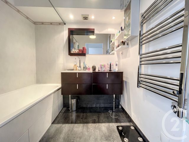 Appartement F3 à louer - 3 pièces - 64.02 m2 - LE KREMLIN BICETRE - 94 - ILE-DE-FRANCE - Century 21 K.B. Immobilier