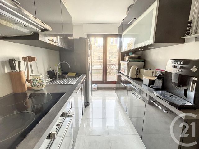 Appartement F3 à louer - 3 pièces - 64.02 m2 - LE KREMLIN BICETRE - 94 - ILE-DE-FRANCE - Century 21 K.B. Immobilier