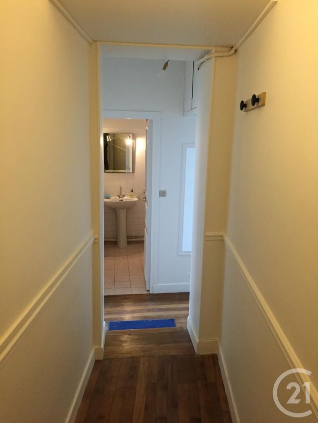 Appartement F2 à louer - 2 pièces - 35.0 m2 - LE KREMLIN BICETRE - 94 - ILE-DE-FRANCE - Century 21 K.B. Immobilier