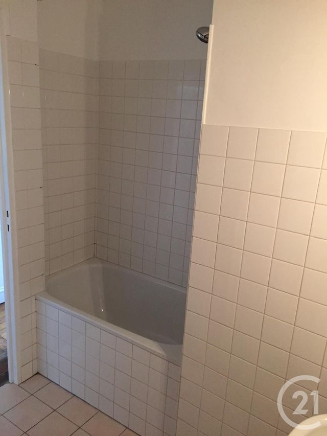 Appartement F2 à louer - 2 pièces - 35.0 m2 - LE KREMLIN BICETRE - 94 - ILE-DE-FRANCE - Century 21 K.B. Immobilier