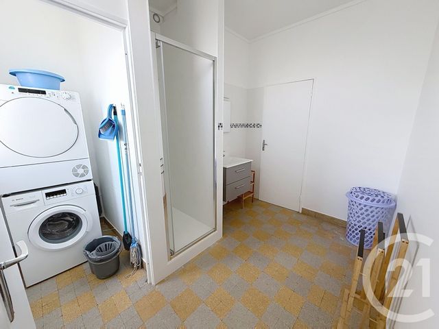 Appartement F2 à vendre - 2 pièces - 42.6 m2 - LE KREMLIN BICETRE - 94 - ILE-DE-FRANCE - Century 21 K.B. Immobilier