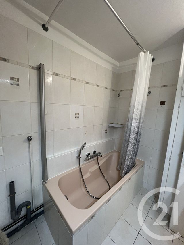 Appartement F3 à louer - 3 pièces - 50.16 m2 - VILLEJUIF - 94 - ILE-DE-FRANCE - Century 21 K.B. Immobilier