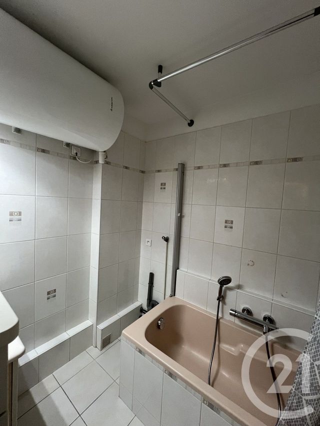 Appartement F3 à louer - 3 pièces - 50.16 m2 - VILLEJUIF - 94 - ILE-DE-FRANCE - Century 21 K.B. Immobilier