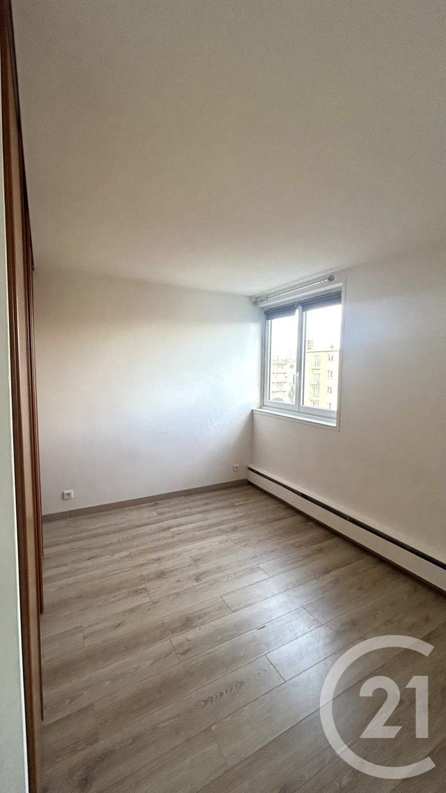 Appartement F3 à louer - 3 pièces - 50.16 m2 - VILLEJUIF - 94 - ILE-DE-FRANCE - Century 21 K.B. Immobilier