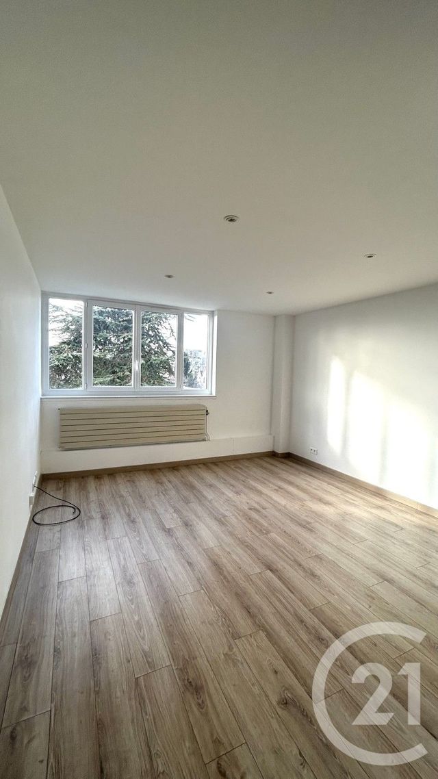 Appartement F3 à louer - 3 pièces - 50.16 m2 - VILLEJUIF - 94 - ILE-DE-FRANCE - Century 21 K.B. Immobilier