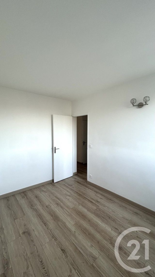 Appartement F3 à louer - 3 pièces - 50.16 m2 - VILLEJUIF - 94 - ILE-DE-FRANCE - Century 21 K.B. Immobilier