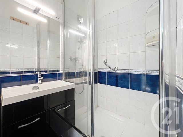 Appartement F2 à vendre - 2 pièces - 32.5 m2 - LE KREMLIN BICETRE - 94 - ILE-DE-FRANCE - Century 21 K.B. Immobilier