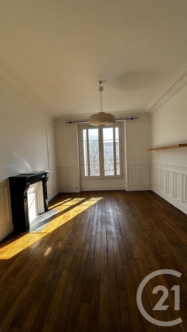 Appartement T2 à louer - 2 pièces - 46.44 m2 - LE KREMLIN BICETRE - 94 - ILE-DE-FRANCE - Century 21 K.B. Immobilier