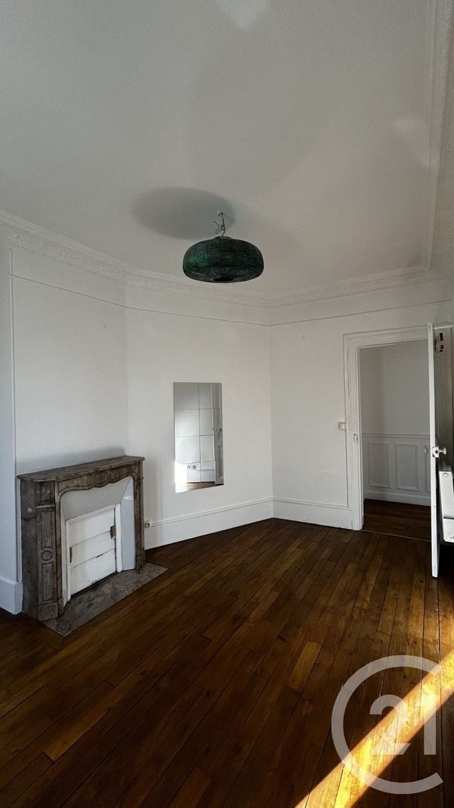 Appartement T2 à louer - 2 pièces - 46.44 m2 - LE KREMLIN BICETRE - 94 - ILE-DE-FRANCE - Century 21 K.B. Immobilier