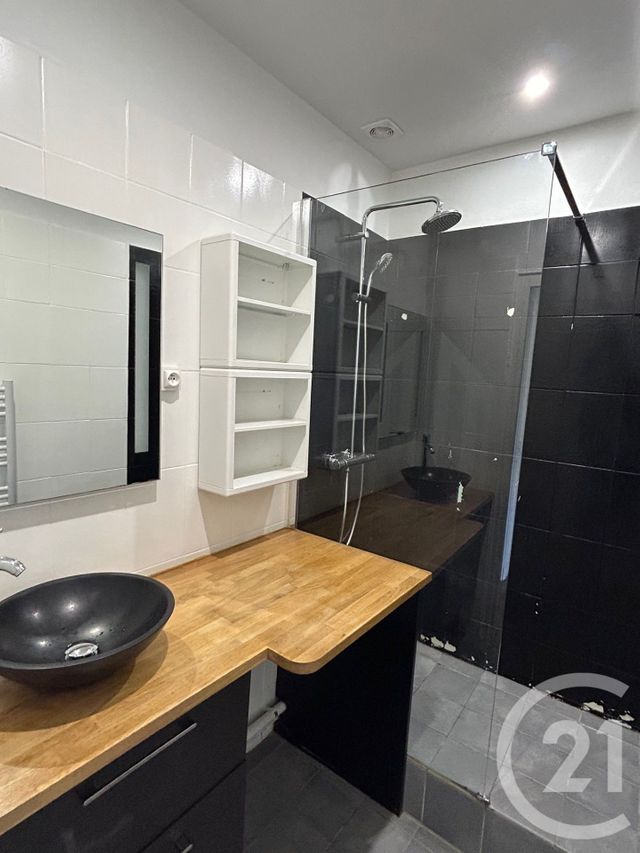 Appartement F2 à louer - 2 pièces - 46.04 m2 - LE KREMLIN BICETRE - 94 - ILE-DE-FRANCE - Century 21 K.B. Immobilier