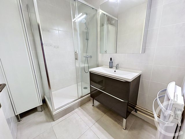 Appartement F2 à vendre - 2 pièces - 50.5 m2 - LE KREMLIN BICETRE - 94 - ILE-DE-FRANCE - Century 21 K.B. Immobilier