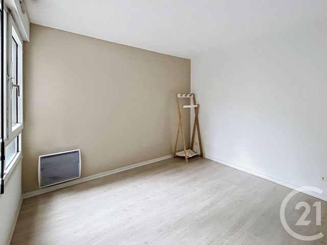 Appartement F2 à vendre - 2 pièces - 50.5 m2 - LE KREMLIN BICETRE - 94 - ILE-DE-FRANCE - Century 21 K.B. Immobilier
