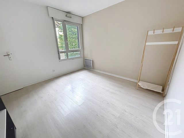 Appartement F2 à vendre - 2 pièces - 50.5 m2 - LE KREMLIN BICETRE - 94 - ILE-DE-FRANCE - Century 21 K.B. Immobilier