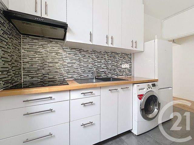 Appartement F2 à vendre - 2 pièces - 37.01 m2 - LE KREMLIN BICETRE - 94 - ILE-DE-FRANCE - Century 21 K.B. Immobilier