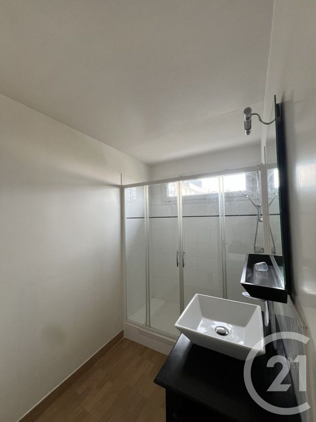 Appartement Studio à louer - 1 pièce - 32.39 m2 - LE KREMLIN BICETRE - 94 - ILE-DE-FRANCE - Century 21 K.B. Immobilier
