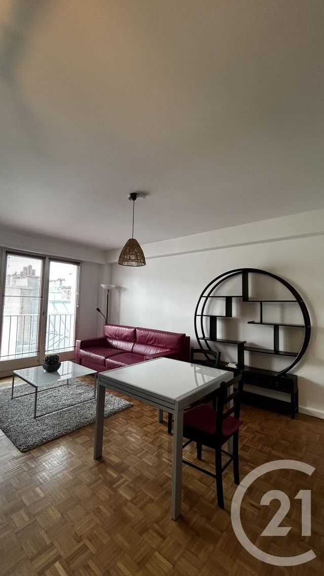 Appartement T2 à louer - 2 pièces - 45.75 m2 - PARIS - 75010 - ILE-DE-FRANCE - Century 21 K.B. Immobilier