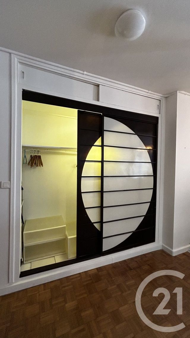 Appartement T2 à louer - 2 pièces - 45.75 m2 - PARIS - 75010 - ILE-DE-FRANCE - Century 21 K.B. Immobilier