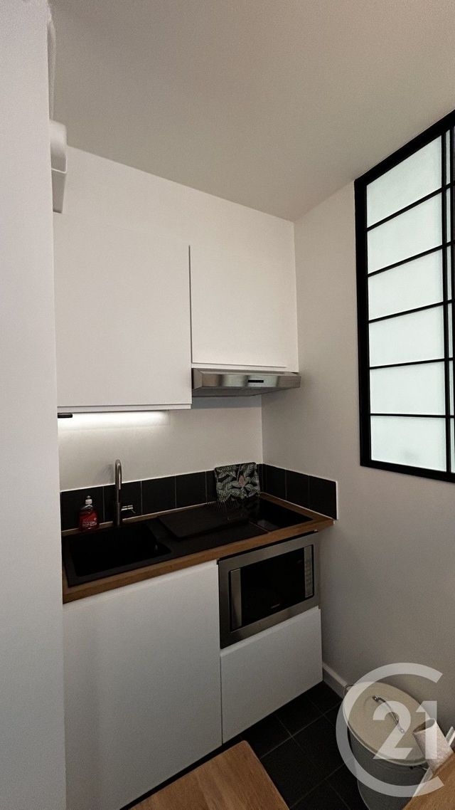 Appartement T2 à louer - 2 pièces - 45.75 m2 - PARIS - 75010 - ILE-DE-FRANCE - Century 21 K.B. Immobilier
