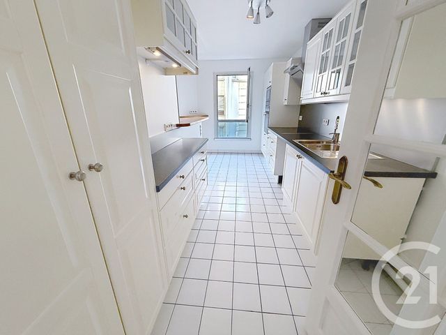 Appartement F3 à vendre - 3 pièces - 69.01 m2 - LE KREMLIN BICETRE - 94 - ILE-DE-FRANCE - Century 21 K.B. Immobilier