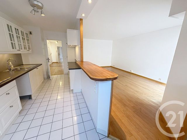 Appartement F3 à vendre - 3 pièces - 69.01 m2 - LE KREMLIN BICETRE - 94 - ILE-DE-FRANCE - Century 21 K.B. Immobilier