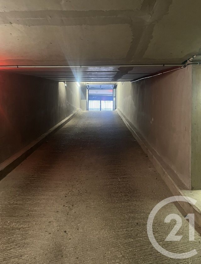 parking à louer - 12.0 m2 - LE KREMLIN BICETRE - 94 - ILE-DE-FRANCE - Century 21 K.B. Immobilier