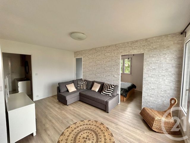 Appartement F3 à louer - 3 pièces - 53.87 m2 - LE KREMLIN BICETRE - 94 - ILE-DE-FRANCE - Century 21 K.B. Immobilier