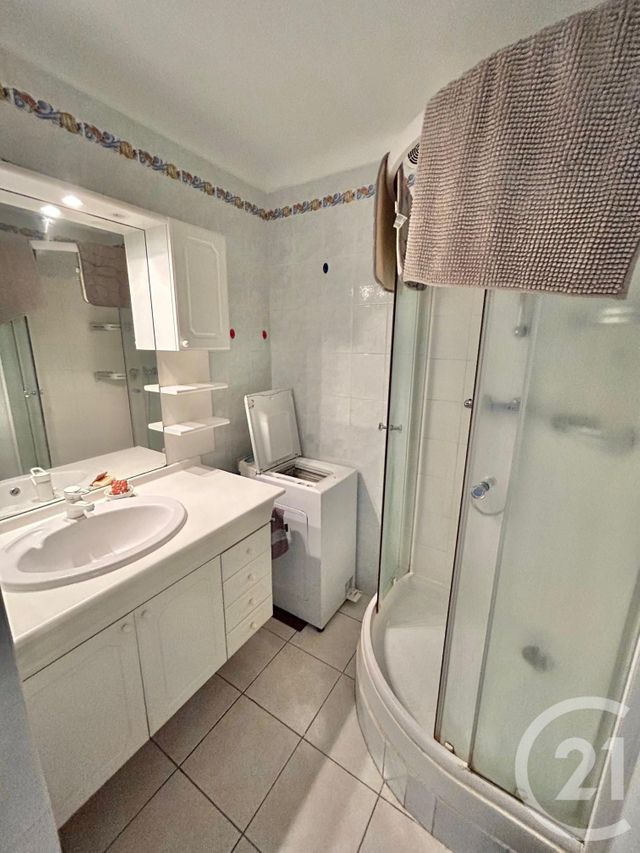 Appartement F3 à louer - 3 pièces - 53.87 m2 - LE KREMLIN BICETRE - 94 - ILE-DE-FRANCE - Century 21 K.B. Immobilier