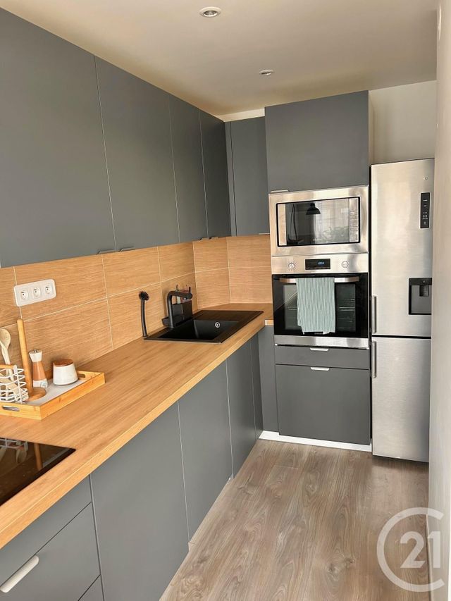 Appartement F3 à louer - 3 pièces - 53.87 m2 - LE KREMLIN BICETRE - 94 - ILE-DE-FRANCE - Century 21 K.B. Immobilier