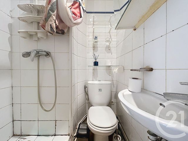 Appartement F2 à vendre - 2 pièces - 27.33 m2 - LE KREMLIN BICETRE - 94 - ILE-DE-FRANCE - Century 21 K.B. Immobilier