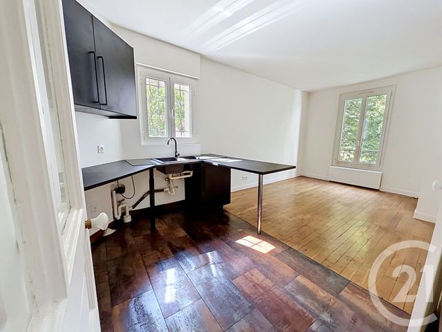Appartement F2 à vendre - 2 pièces - 36.73 m2 - LE KREMLIN BICETRE - 94 - ILE-DE-FRANCE - Century 21 K.B. Immobilier