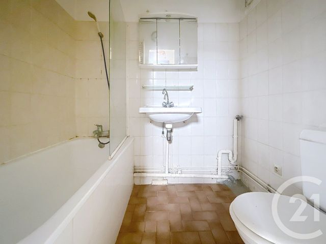 Appartement F2 à vendre - 2 pièces - 29.6 m2 - PARIS - 75013 - ILE-DE-FRANCE - Century 21 K.B. Immobilier