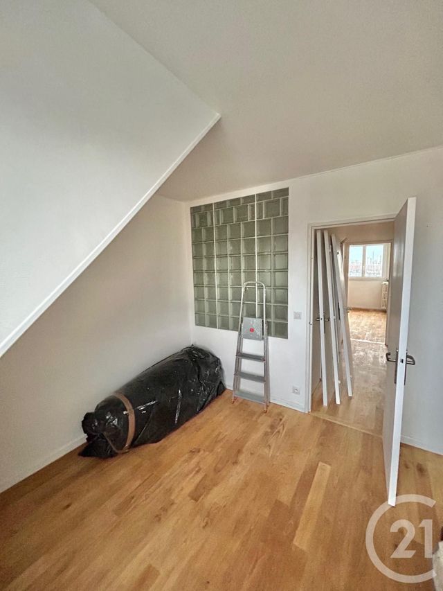 Appartement F4 à louer - 4 pièces - 60.55 m2 - LE KREMLIN BICETRE - 94 - ILE-DE-FRANCE - Century 21 K.B. Immobilier