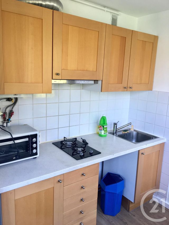 Appartement F1 à louer - 1 pièce - 20.2 m2 - LE KREMLIN BICETRE - 94 - ILE-DE-FRANCE - Century 21 K.B. Immobilier
