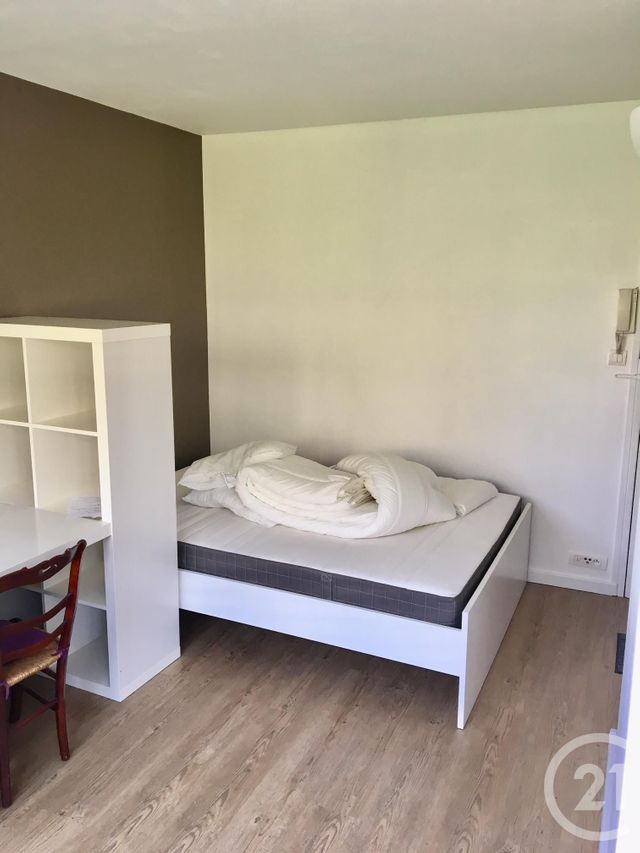 Appartement F1 à louer - 1 pièce - 20.2 m2 - LE KREMLIN BICETRE - 94 - ILE-DE-FRANCE - Century 21 K.B. Immobilier